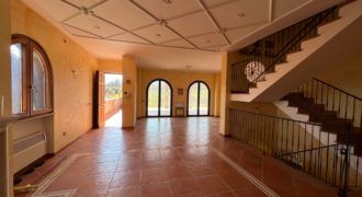 Villa con finiture di pregio