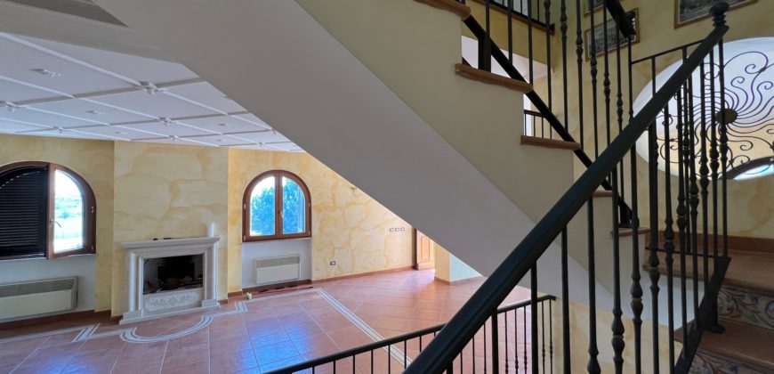 Villa con finiture di pregio