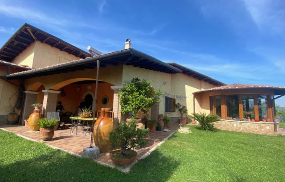 Villa unifamiliare in posizione panoramica