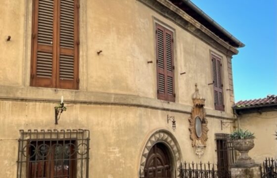 Palazzina signorile con giardino