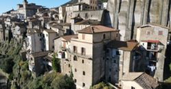 Palazzina signorile con giardino