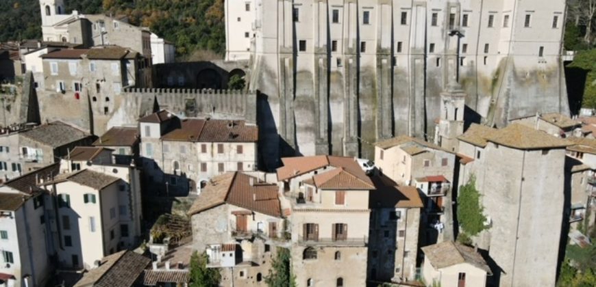 Palazzina signorile con giardino