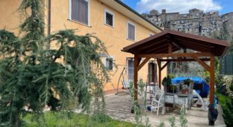 Appartamento con giardino