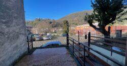 Appartamento con corte in zona centrale