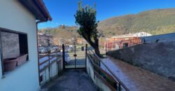 Appartamento con corte in zona centrale