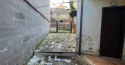 Appartamento con corte in zona centrale