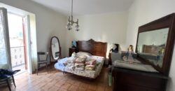 Appartamento con corte in zona centrale