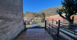 Appartamento con corte in zona centrale