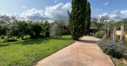 Porzione bifamigliare su due livelli con corte