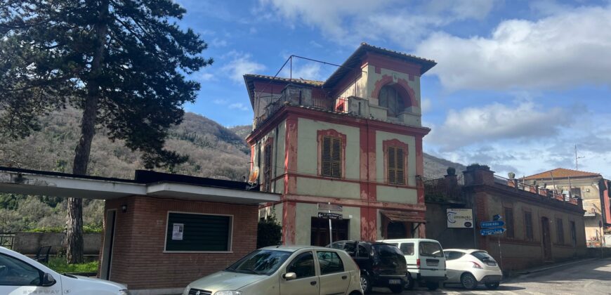 Palazzetto cielo terra signorile