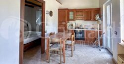 VILLA INDIPENDENTE CON CIRCA DUE ETTARI DI TERRENO