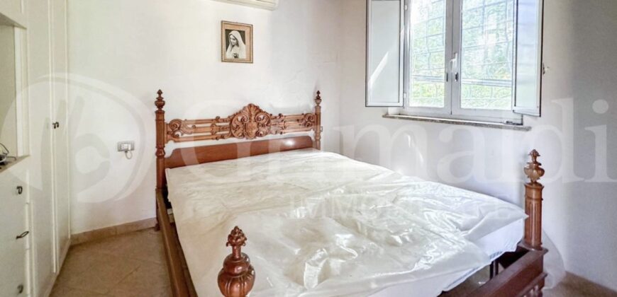 VILLA INDIPENDENTE CON CIRCA DUE ETTARI DI TERRENO